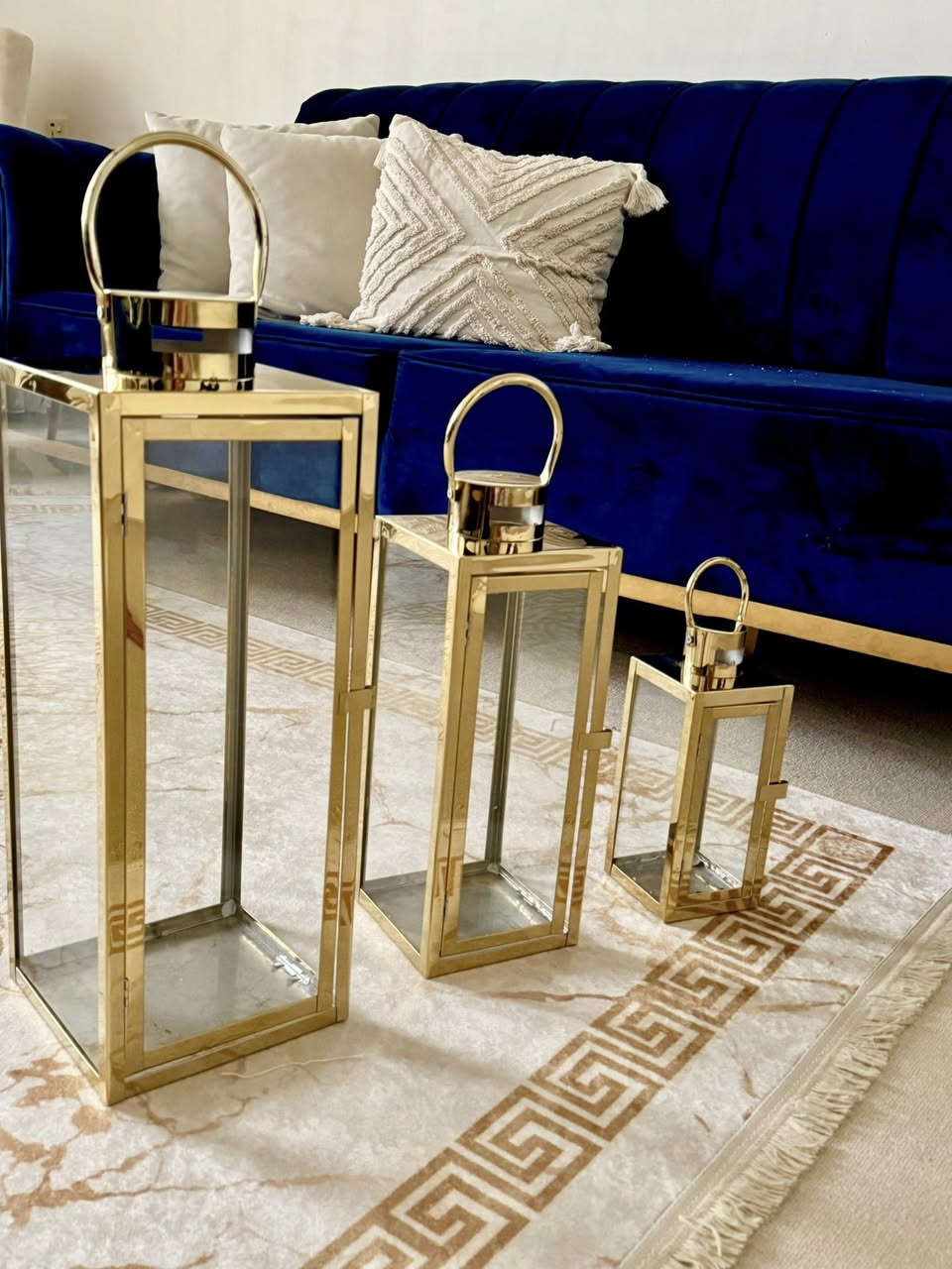 لە هەولێر بۆ فرۆشتن
ئەم فەرشانە سێتن لەگەڵ بەرپێیەکان تورکی بن جڵدی ئەسڵین بە ششتن تێک ناچێ و نەرم نابێ قیاسەکانی لەسەر ڕسمەکان نوسراوە هەموی بەیەکەوە ٨٠هەزار 

سێتی جێمۆمەکان ومێز و تەپڵەکانیش بەیەکەوە هەمووی ٦٥ هەزار مێز و تەپلەکەکان وەک لە ڤیدۆکە دیارە بە هۆی تەرەشوع کەمێک ڕەنگی تێکچوە دەتونی سپرای گۆلدی بکەی


**إذا كنت صاحب هذا الإعلان وتريد حذفه لأي سبب، رجاءا أرسل رسالة إلى الدعم الفني**