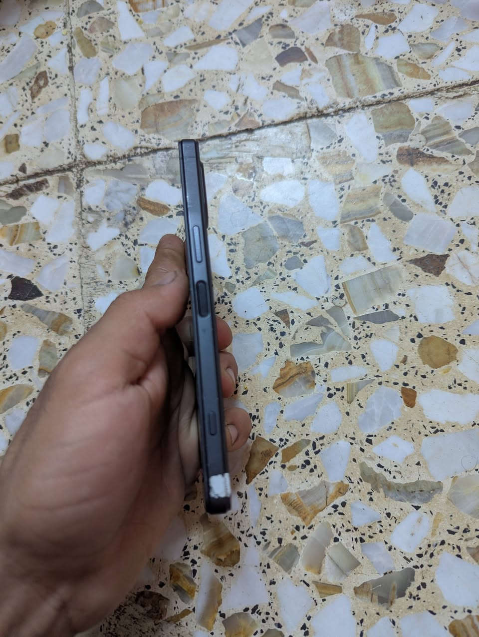 سلام عليكم جهاز sony 5 mark 5

 نسخة ياباني دوكومو ( عربي اصل)

 شريحتين شريحة eism وشريحة عادية

 معالج سنابدراجون 8 جين 2 

كامرات 2 بدقه 48 ميغا بكسل تصور 4k. 120 فريم مع برامج تصوير احترافيه

الصوت دل سبيكر ومدعومات ب5 ميزات وحده منهن الذكاء الاصطناعي 

ذاكرة 128 عشوائية 8

 شاشه OLED شاشه 120 هرتز وتنرفع خلال اللعب لل 240 فريم

بطارية 5000

ومتروس ترس مواصفات

 الجهاز جديد كفاله عامه

مراوس شعندك نزل مكاني بغداد

رقمي ***********
