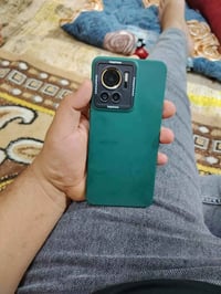انفنكس نوت ١٢ في اي بي • ٢٥٦جيجا ٨رام • شاشة مشروخة