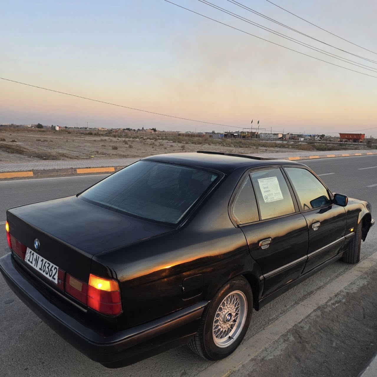 Bmw525i بلادي
وارد يابان✅️
 مسكر عدل المرغوب✅️
محرك وكير شرط،جدد توني شادهن✅️
كير اوتو ✅️
بجم عريض✅️
شرط تبريدثلج منضومه كله جديده توني شاده✅️
كهربائيات كله شغاله✅️
جام كهرباء اربعه✅️
رقم بغداد انكليزي الجديد✅️
 صدر جديد✅️
تخم تاير جديد✅️
ويل خليه✅️
سلايد "فتحه" ✅️
مصبوغه عام للجماليه بدون ضربه✅️
السياره لاخياس ولاجراد✅️
منضومه لايتات زنون ✅️
موديل1992 تحويل ثاني يوم 
السعر 60 وبيها مجال بسيط
***********
***********
