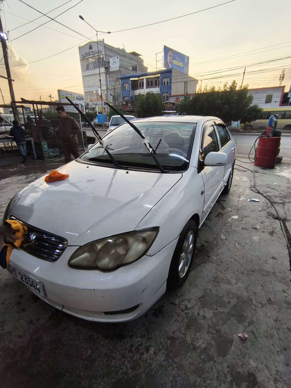 السلام عليكم ...
عزيزي القارئ اقرة المنشور كامل واني #بخدمتك عجبك على راسي 

ماعجبك على راسي

بي واي دي موديل (2012) ..( گير عادي )

ضربتها مبينة بالفيديو بالصندوگ مامصلحها

تصليحها الصندوگ يتطبگ وبدنة تنسحب ...

السيارة بيها قطع صبغ بأمكان + بارد 

المحرك بي صوت ( بطالة او جواگيج )

 دخانة بيضة الصبح اول ماشغلها (رنگات ) 

يعني بس هذني يصيرن خير من الله 

تبريد ثلج وماديرلها بس محسن

عليها غرامة  ( 900 الف ) تنزل من السعر

السنوية نافذة قبل ( 9 اشهر ) 

السعر 46 ورقة وخابر وشوف السيارة

***********

#وتشلع_عيوني_بخدمتك ♥️
