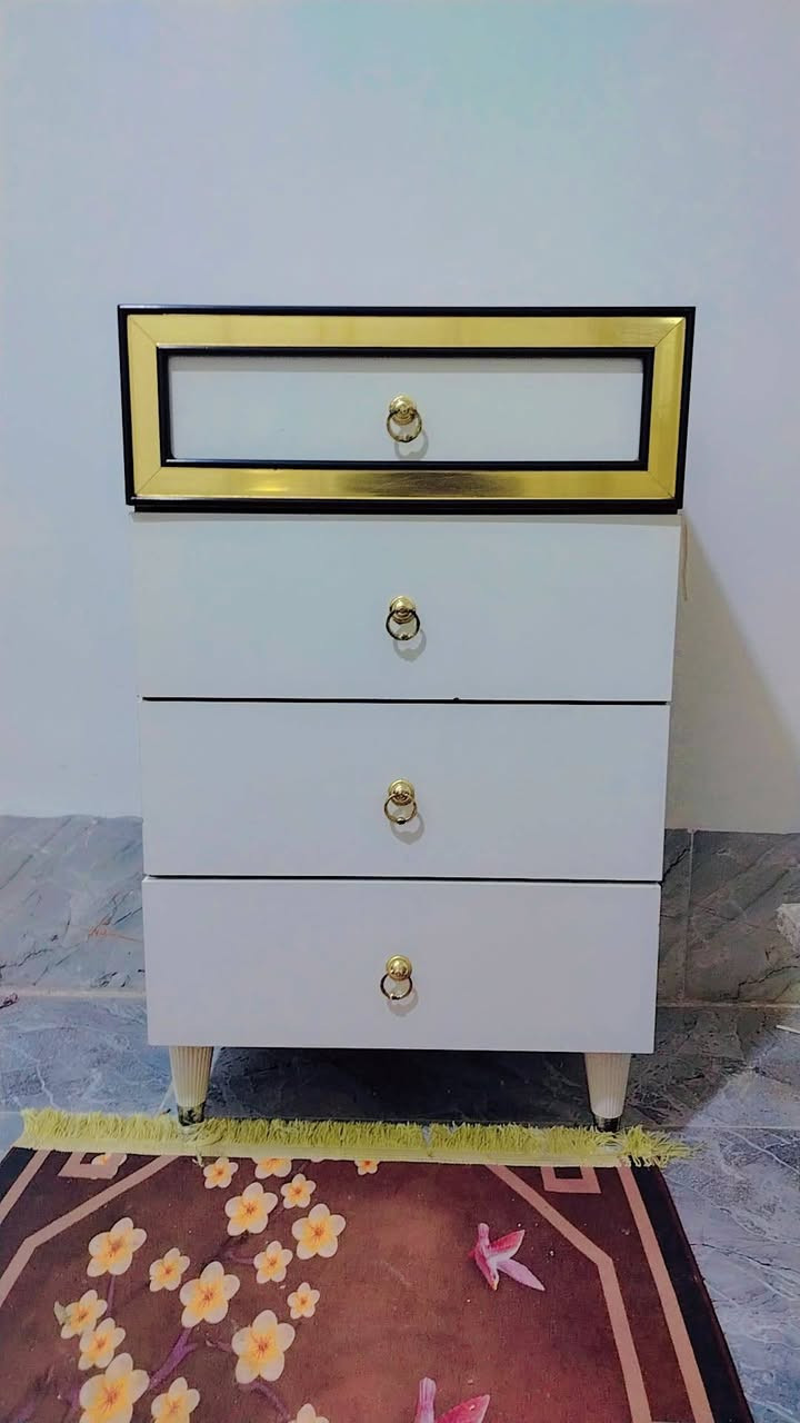 السلام عليكم غرفه ١٠ قطعه للبيع السعر 850 استعمال ثلاثه اشهر
***********
