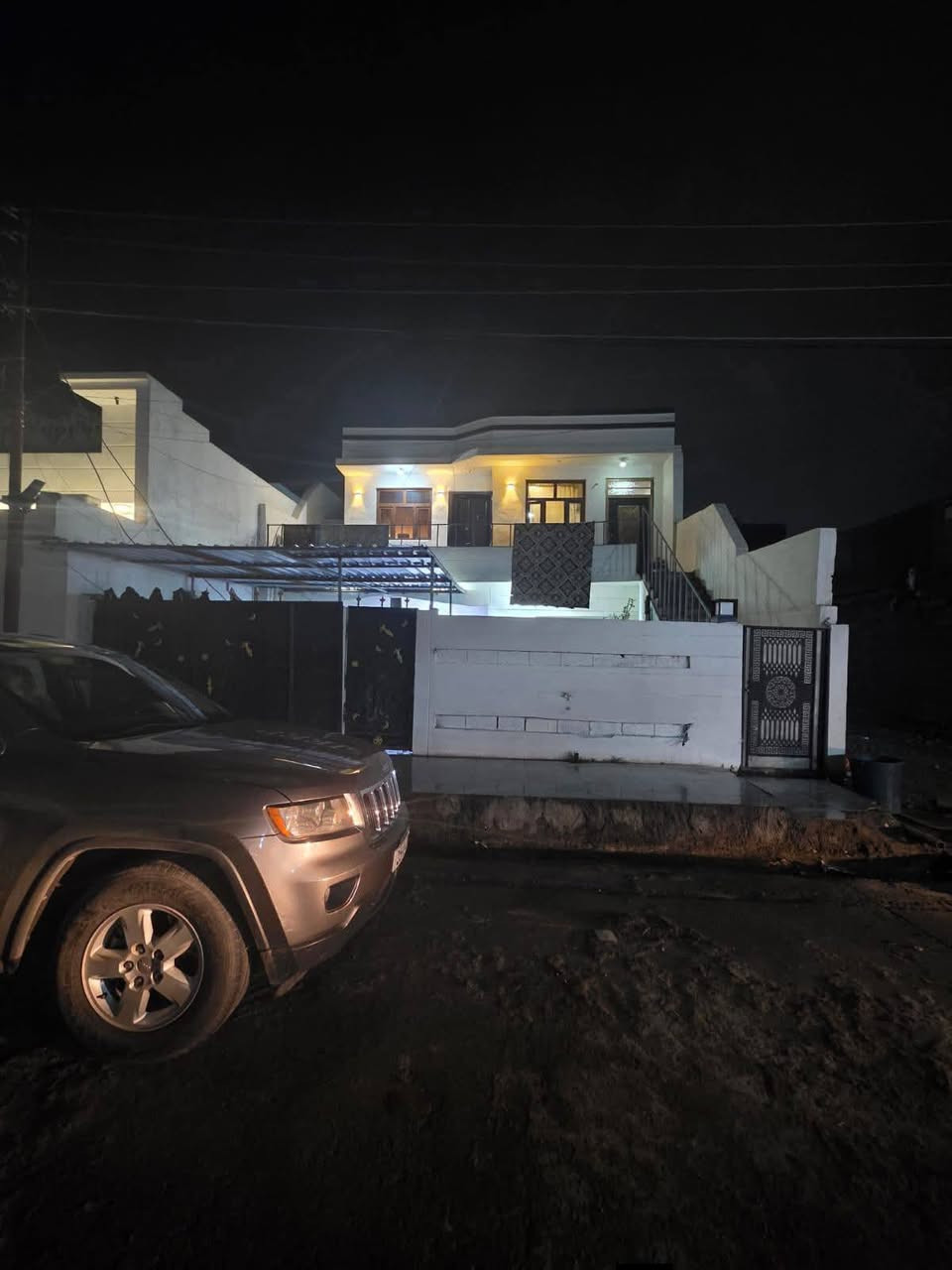 3مشتملات للبيع 
بالتقسيط 
مساحته /200م واجه 10م 
الموقع /قادسية -تقاطع أبو خطاب قرب جامع ريكائ راست 
مقدمة /120مليون 
وباقي/ 84مليون يدفع على شكل اقساط 438الف شهريا 
وارد شهري 750الف شهريا 
للاستفسار/***********
#كركوك
 #طابو
