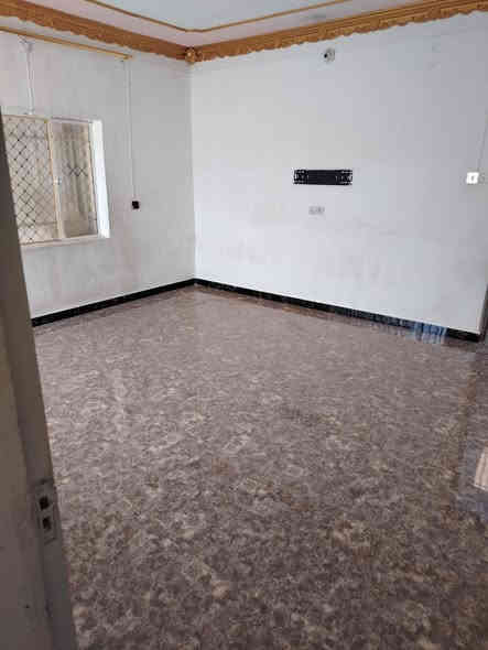 دار سكن للبيع.
يقع الدار على ساحة خضراء

داموك ١٥٠

مساحة الدار ١٥٠ م للاستفسار 
***********
