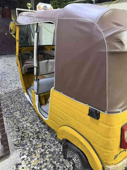 السلام عليكم تكتك موديل 2018 شهر 12 اوراق المصطفى كاملات السعر 3500 مكاني الكماليه رقمي ***********
