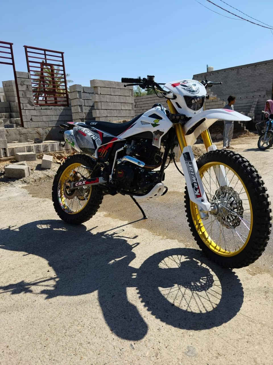 سلام عليكم 
قفاز للبيع 
موديل 25 اوراق اصولي
محرك 250
ماشيه 4000
سعر واحد 300 وبيهه مجال
***********
مكاني ديالى بعقوبه
