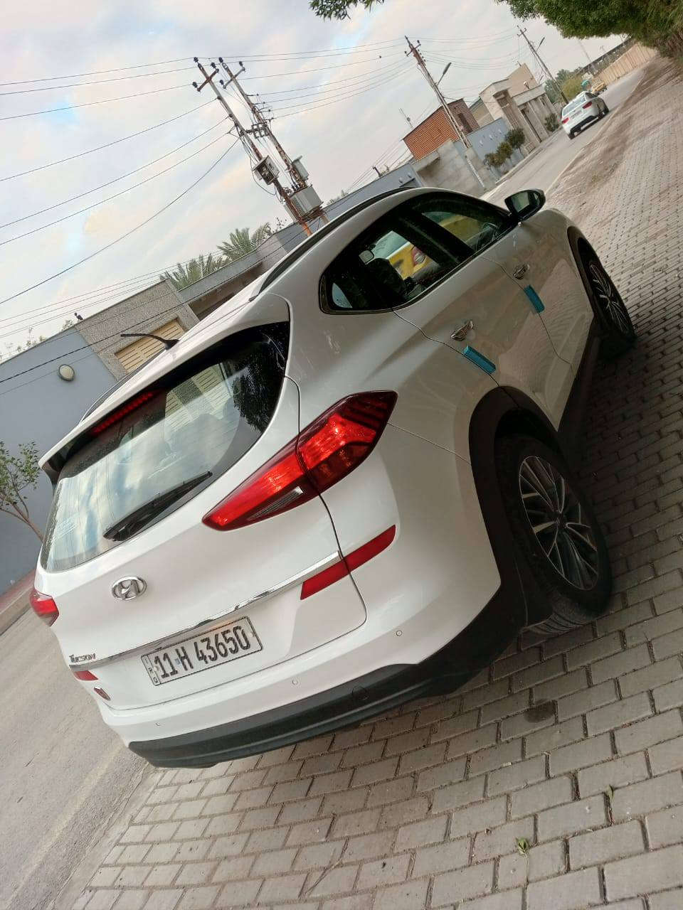 هونداي توكسان موديل 2020 خليجيه ☘️كفاله عامه عدة بارد بسيط مكفول من الصبغ والتبديل والفتح عدا البارد بسيط السيارة جديدة كلش وجاهزة من كلشي
المواصفات 
✅بصمه..
مري شفط..
تبريد خلفي امامي..
✅ماشيه 75 الف 
ويل كب.. 5
محرك 2000 دوش..
كراسي 2 كهرباء..
بصمات 2 وياها..
داخل لونين 
داخل صاج 
كشنات جلد 
كامرة دوارة أمامية وخلفية 
شاشة 
لايت عدسات 
يدات نيكل 
✅وبعد مواصفات اخرى 
الموقع بغداد
💲السعر خااص 💲
الاتصال ***********
