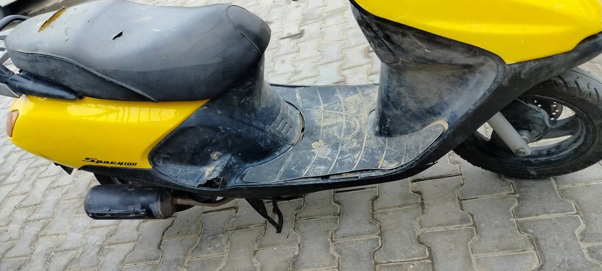 سبيسي ياباني نضيفة ناعمة مكينة مامبدل بيها شي  مامفتوحة  ***********
