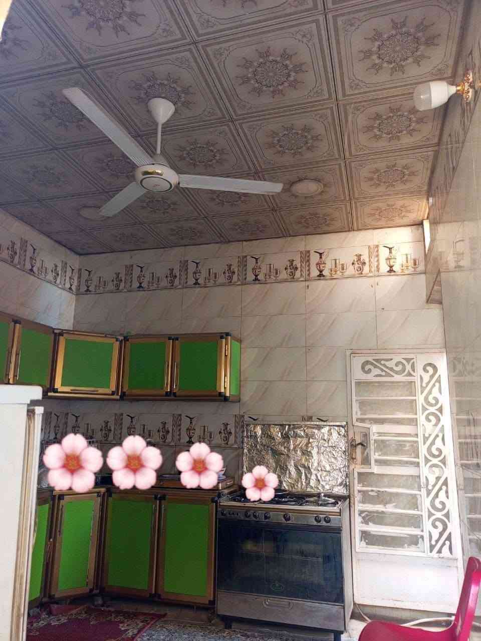 بيت للبيع طابو صرف في السنية حي العسكري قرب مدرسة الامام علي القديمه (قريب على بيت عباس گينه )
 160 متر السقف عگاده يحتوي على غرفتين واستقبال وصاله ومطبخ وصحيات خارجيه
 للاستفسار الاتصال على الرقم ***********
