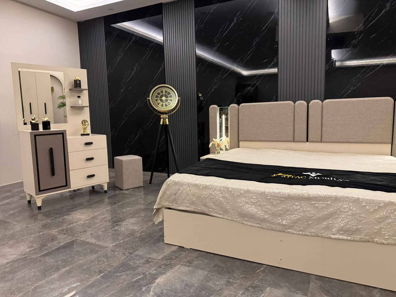 *موديل    كايا برو      المودرن*

*7 قطع*.    *كنتور مع الملحق 3م*

 برغي وچوي حديد*
  
*سرير مخزن جك*
الأصلي *

السعر 900
#غرف_نوم #تركي#غرف_نوم_تركية_باسعار_تنافسية بغداد, العراق


**إذا كنت صاحب هذا الإعلان وتريد حذفه لأي سبب، رجاءا أرسل رسالة إلى الدعم الفني**