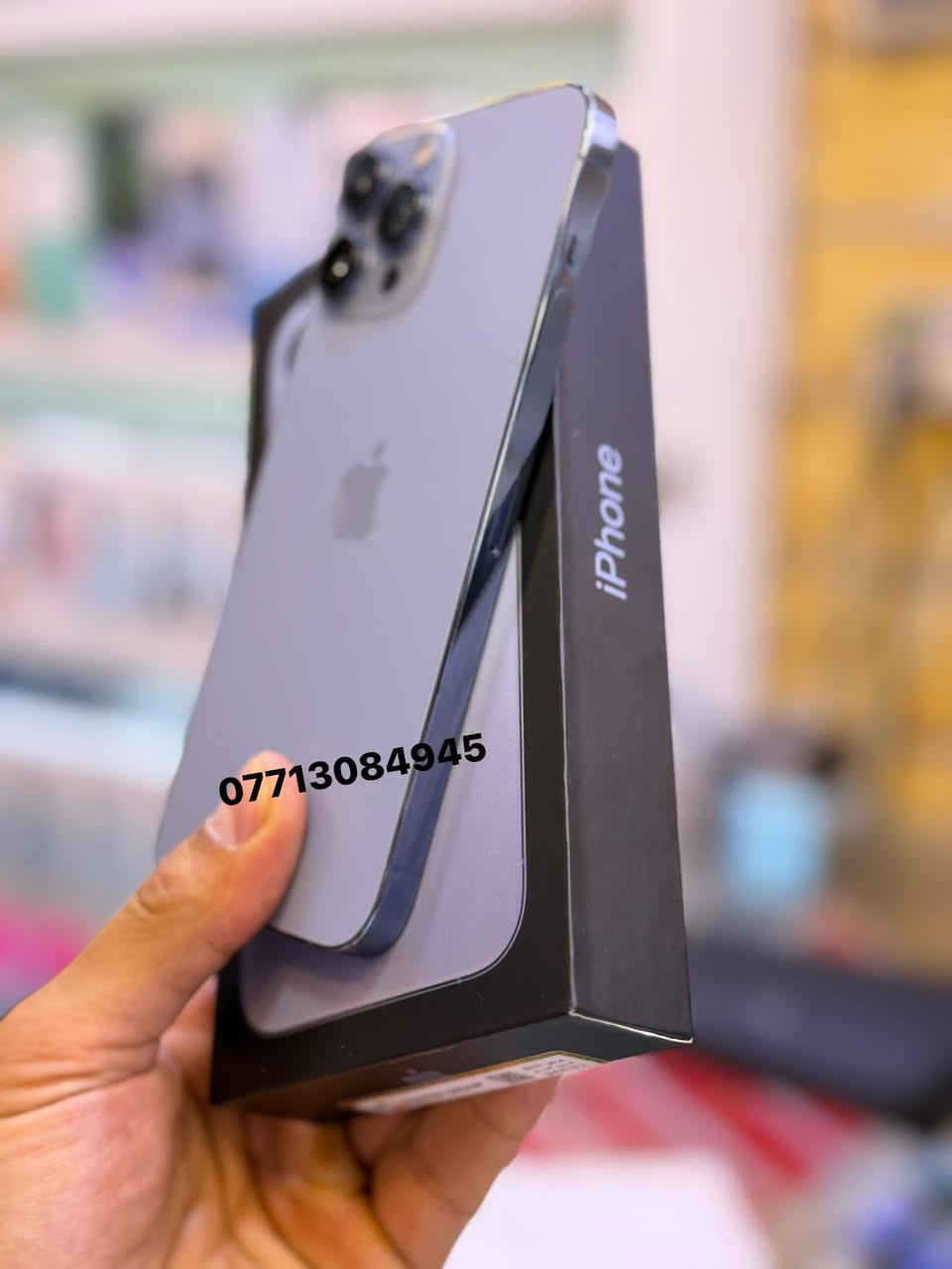 ايفون 13 بروماكس ضمان وكاله ماستراصلي
ذاكره 128 بطاريه 90  
نضافه 💯💯 جهاز لا مفتوح 
ولا مصلح ضمان من مركز وين ميعجبك افحص ملحقات كامله 
السعر 650 الف قفل العنوان بغداد البياع شارع عشرين 
 🟦🟦 متوفر اقساط على مصرف الرافدين فقط 👉 
هاتف ***********📞📞
هاتف ***********📞📞
