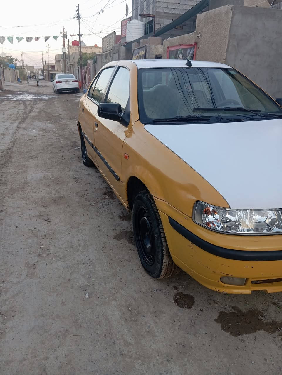 السلام عليكم سمند موديل 11 كير ومكينه وتبريد جاهزه باسمي سياره مصفره هيئه وغرامه سعرها  28 وبيها مجال قليل السياره مامشتغل بيها تكسي فقط اروح للدوام بيها وارجع 
*********** مكان بغداد قرب سيطرة الشعب القديمه  خاص موجود
