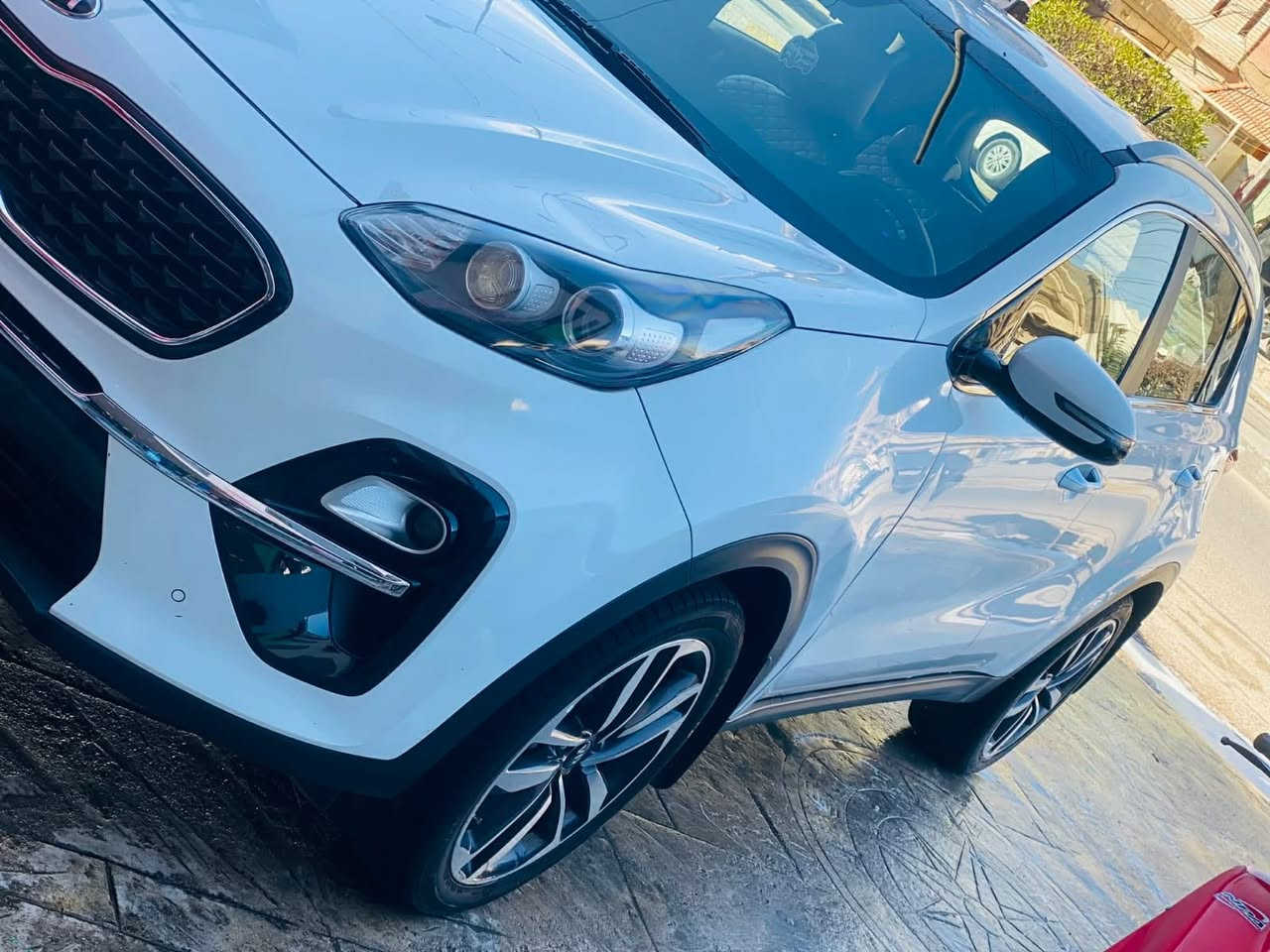 السلام عليكم
كيا سبورتج موديل2020  خليجي رقم بغداد بأسمي تحويل مباشر 

مكان السيارة بغداد 

محرك: 2000 دوش 

ماشيه 98كيلوً

مواصفات 

1_شاشه اندرويد اصليه 

2_كامره خلفية 

3_شاشه اعطال 

4_قطعتين تبريد 

5_اشاير بل مري 

6_حساس امامي خلفي وجانبي 

 7_مري شفط 

8_اشاير مري 

9_تحكم وضعيات قيادة 

11_كشافات اماميه 

12_داخل لونين 

14- ويل كروم حجم 19

15- منضومه زنون كامله عالي ناصي وكشاف 

السعر : 180وبيهه مجال 
الاستفسار على الرقم ***********
