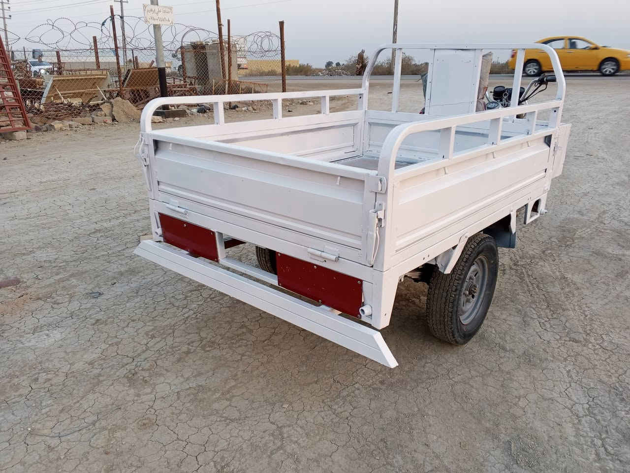 ستوته موديل 13 أوراق اصولي 
جاهزة فول. مكينه قبل سبوع شادها. صدر إمامي كامل جديده كهرباء كلها جديد وشغاله. تخم تاير  وفلنجات جديد 
السعر مليون وربع 
***********
