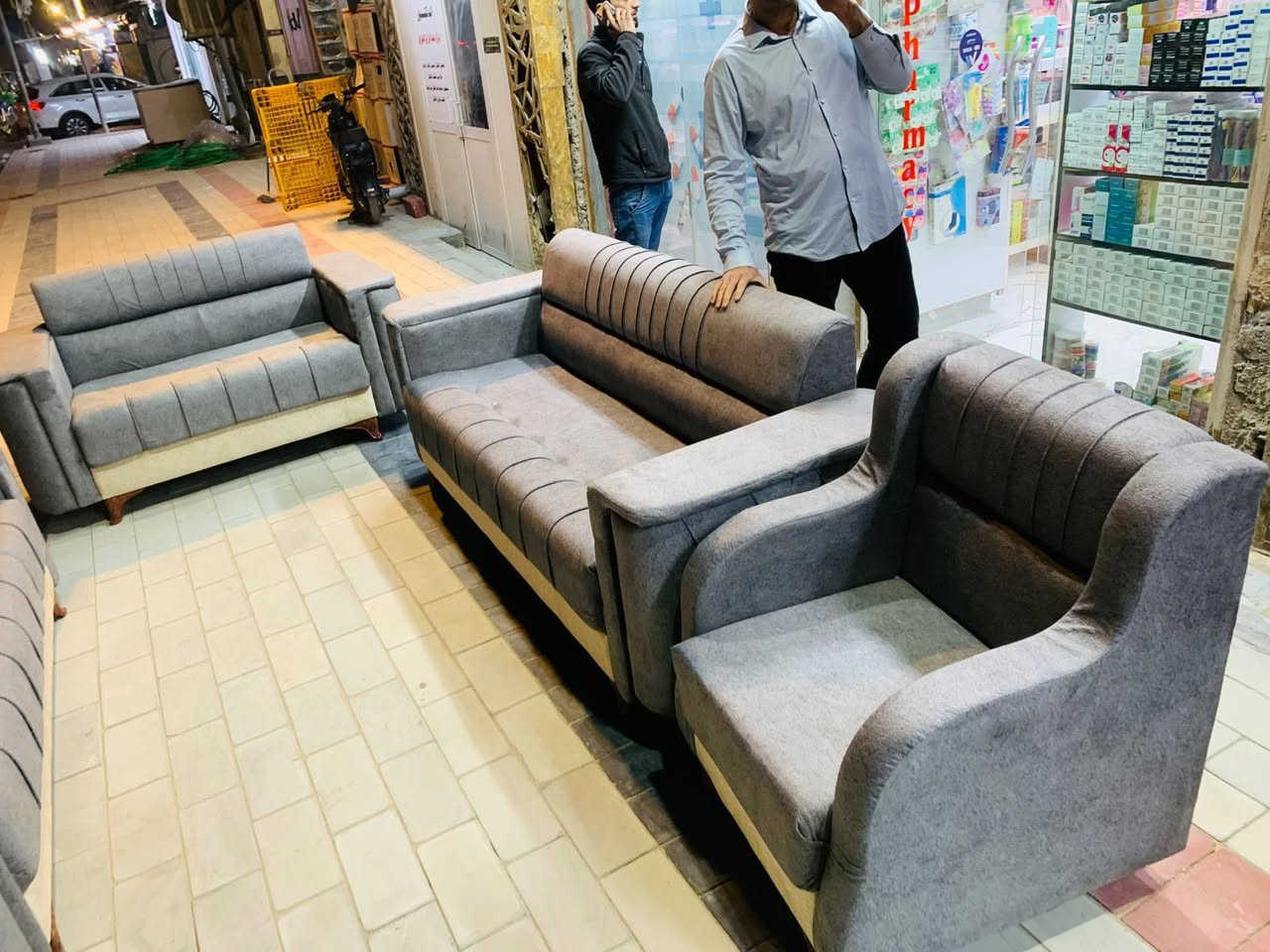 وينة الصاح بات تخم 10 مقعد الون رصاصي تخم درجة اولى معرض ضياء


**إذا كنت صاحب هذا الإعلان وتريد حذفه لأي سبب، رجاءا أرسل رسالة إلى الدعم الفني**