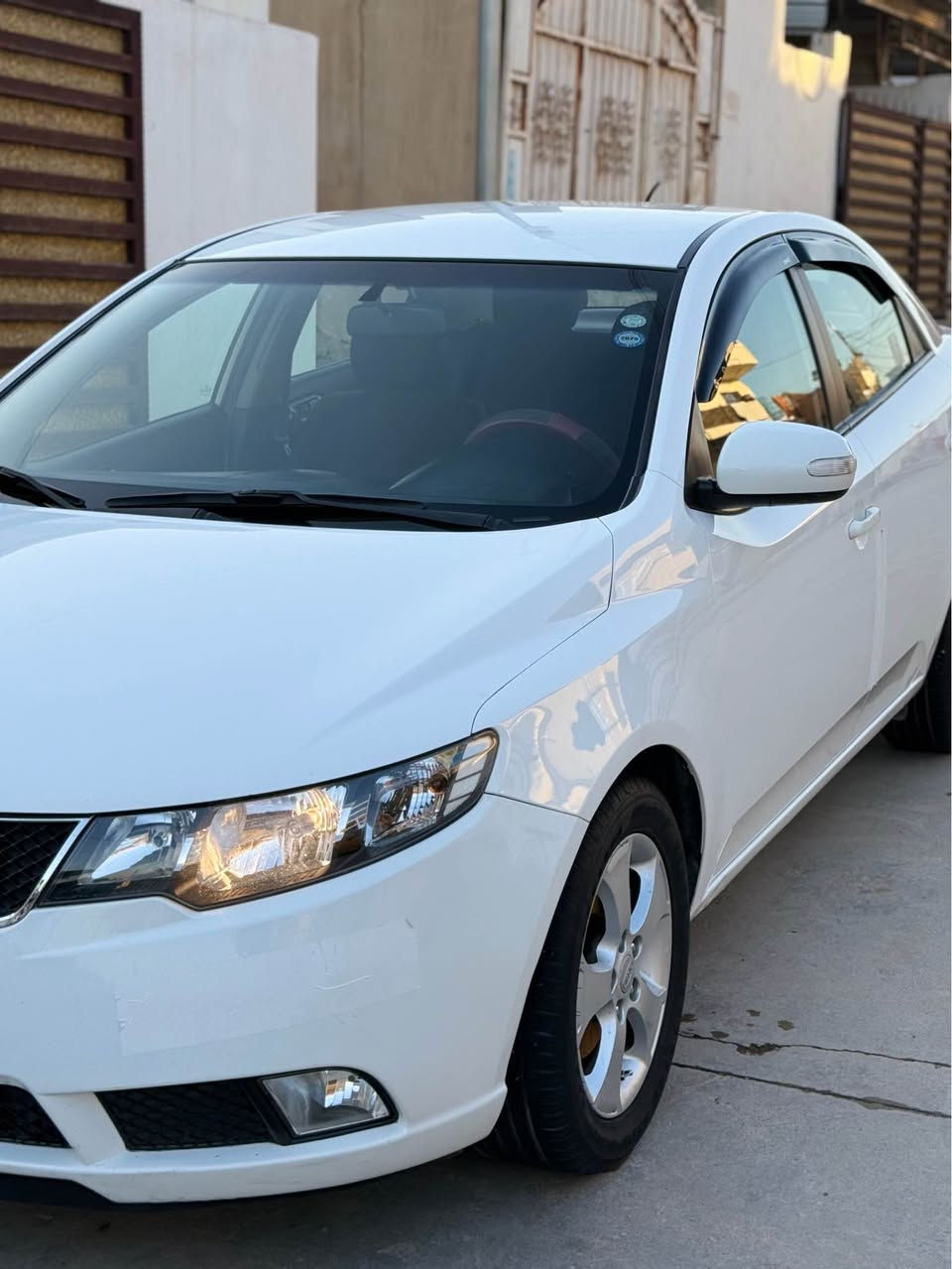 سلامً عليكم كيا سيراتو موديل 2010
كير محركً شرط لا صرف  لا بخار 
تبريد صدر تايرات كهرباي كل جديد
سيار جديد بمعنهً كلمه دينار مابي مصرف
سيار بدون حادث بدون قطر صبغ من دعامي 
اله دعامي شرط فقط بي بل سقف حالوب خفيف 
كلش بل عين مايبين اله بل فحص فقط سقف 
باقي سيار كلشي مابي جديد كلش صور فحص موجود 
بل منشور رقم سليمانيه شرط تحويل مباشر 
مكانً سيار كركوكً اخوانً كلشي مكتوب فحص همً موجود 
سيار داخل لونين تحكم. استيرن حساس خلفي سعره 
104 بي مجال قليل رقم موبايل 
***********  بي واتساب هم كركوك, العراق
