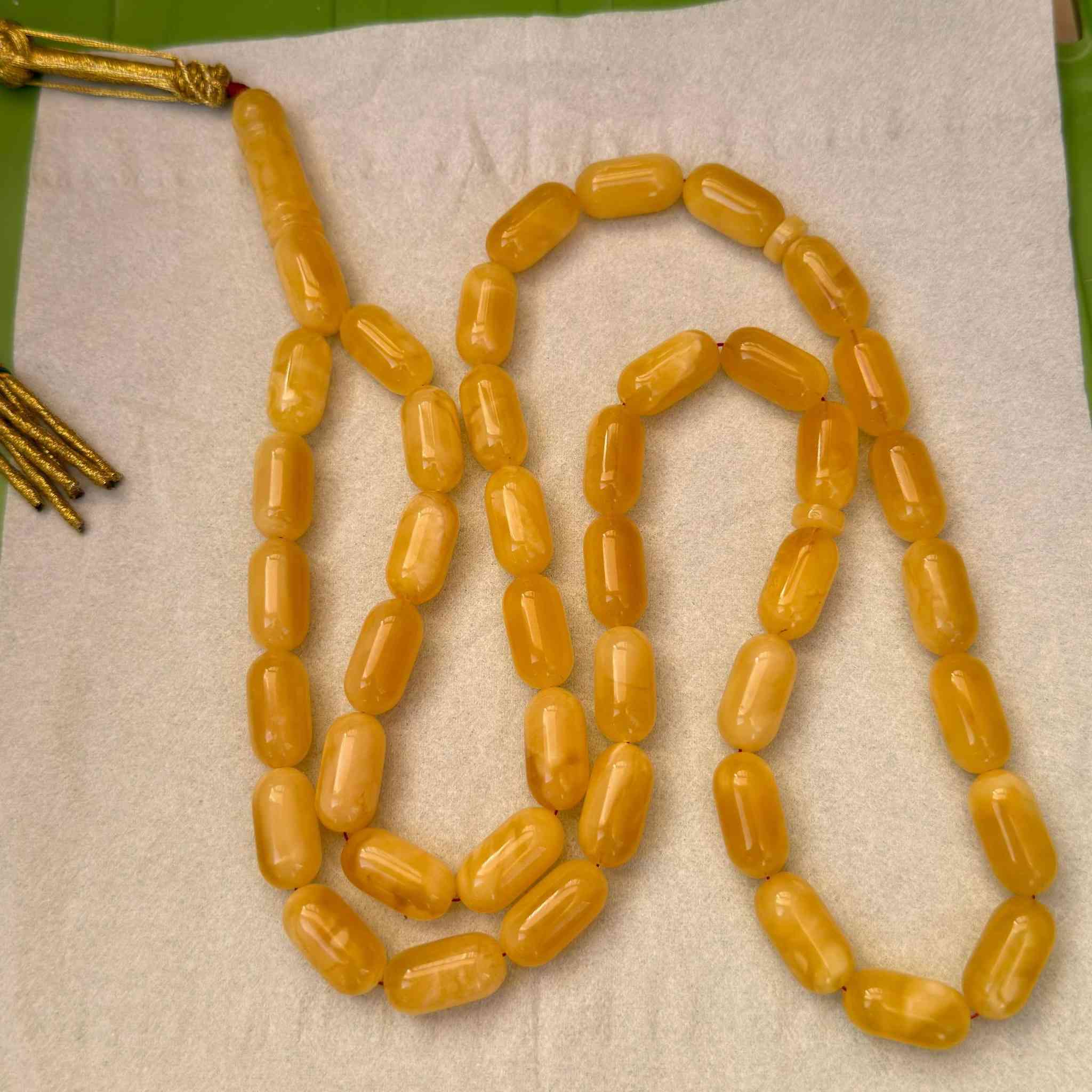 السلام عليكم مكلف بالنشرمسباح كهرب خامة سيراميك بعسل كبسولي
الوزن 60 غرام / عدد الحبات 42 حبة 
*********** - ماسنجر
