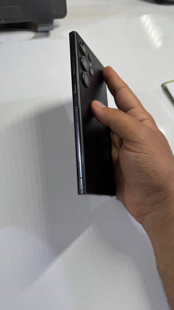 سامسونك كالاكسي S23 الترا 
ذاكرة 256 
شرق اوسط عربي 
وتر برو مامفتوح نهائياً 
نظافته ممتازة 
السعر 725 
مكاني بابل الحلة


**إذا كنت صاحب هذا الإعلان وتريد حذفه لأي سبب، رجاءا أرسل رسالة إلى الدعم الفني**