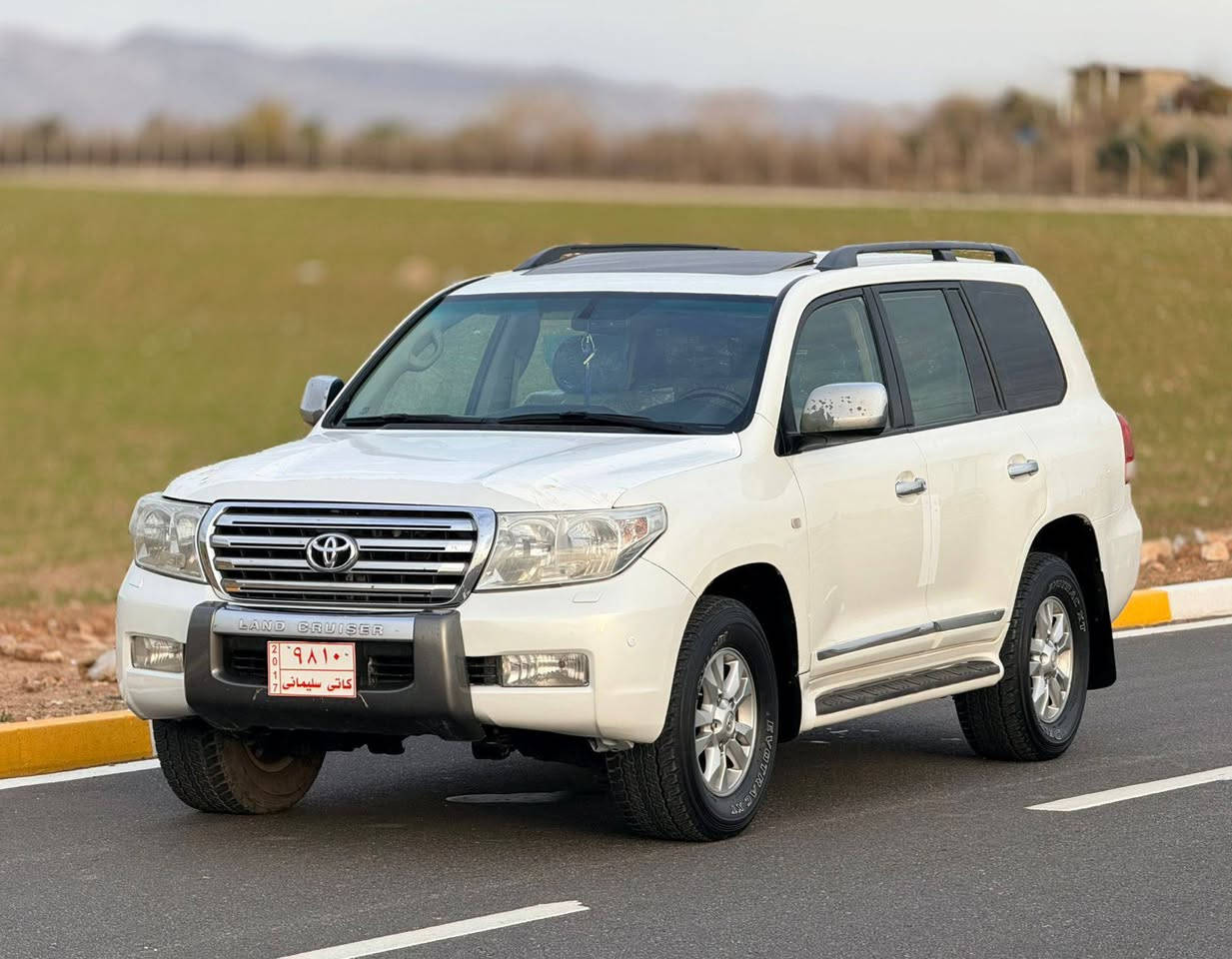 وةنةوشة ٢٠٠٨ علوج (ادوات_بدون رقم ) 
سةيارةكة تةنها يةك پةلةي بوياغة دةنا هيچ هيچي تري نيية گيرو مةكينةي بةشةرتة ٨ پستني قةبات مواسةفاتة دةعامي بو دةعامي بةشةرت ١٧٠ هةزار روشتووة مةكينةي نةكراوةتةوة سةيارةكة زةمان دوبةية بةشةرتي حاسيبة 
شوين// كوية 
***********
***********

ئـەگەر سەیارەکەت دەفرۆشیت نامە بنێرە با بلاوی کەینەوە لۆت
