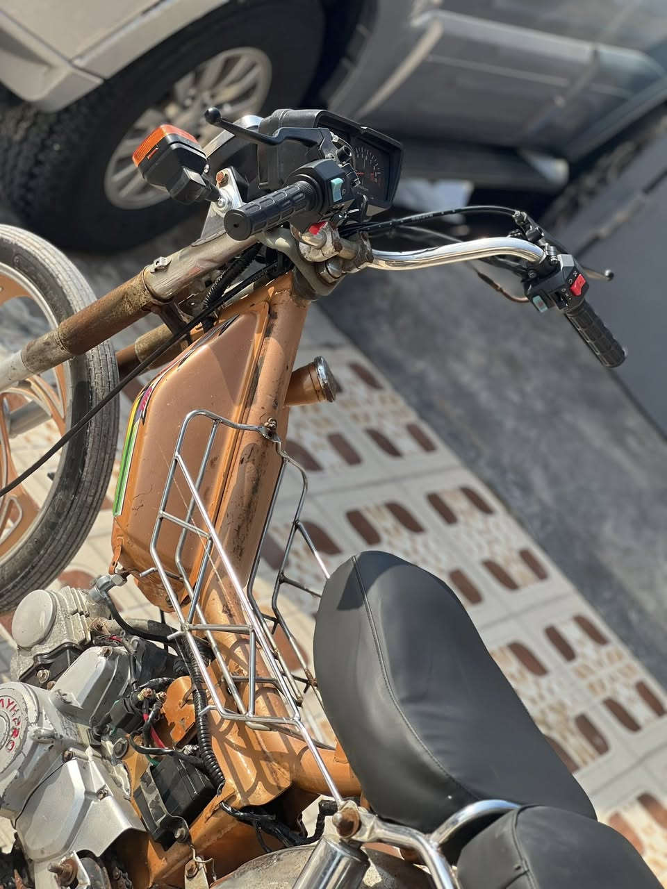 السلام عليكم ورحمة الله وبركاته دراجه 70للبيع دراجه مكينه ناعمه وتخبل دراجه نضيفه ومرتبه للاستفسار ***********
