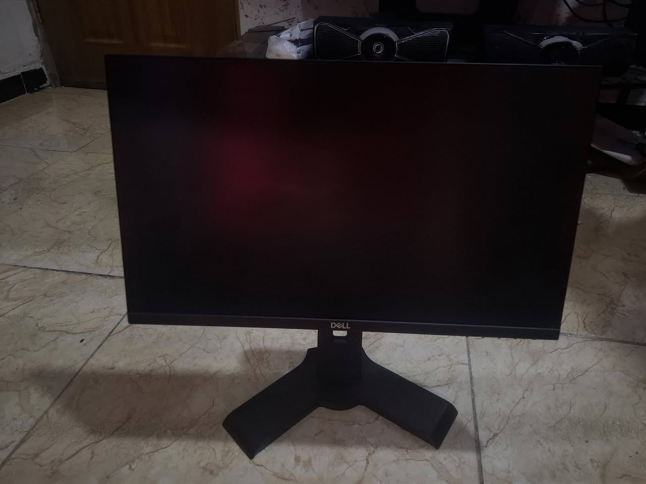 من رخصة الادمن شاشة ثانوية استخدام اقل الأسبوعين للبيع
ماركة dell قلابة 360 تصعد وتنزل مداخل hdmi و dp 
مواصفات الشاشة 60hz 1920x1080 قيم باليرضي الله 
للاستفسار *********** واتس فقط اعتذر توصيل ماكو
