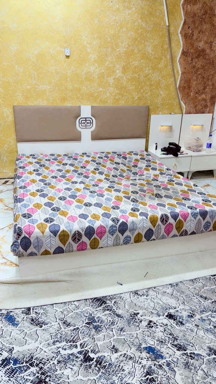 خمس قطع كلش نضيفه ستعمال قليل السعر500 الف العنوان بغداد الرئاسه مال عبيدي ***********
