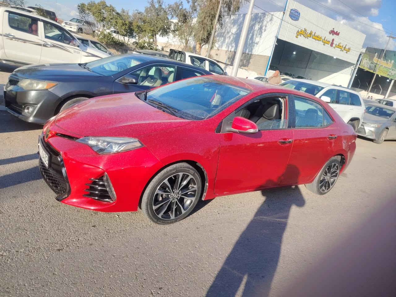 سلام عليكم للبيع سيار كورلا 2017 موصفات SE ضرها بونيد مبدل ابيها اشوي دواخل واني مكلف من شنر سعر صحبها ***********توحياتي للجميع
