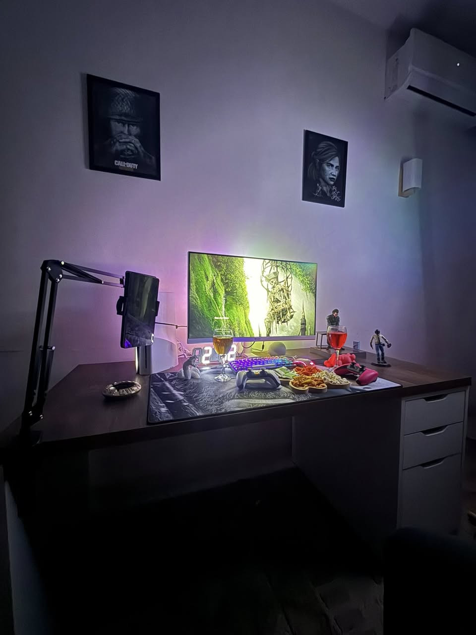 سيت اب كامل للبيع 
بلي 5 سلم
جوستك عدد 2 اصليات وردي و ابيض
Ups 2000
ميز خاص مال كيمنك
شاشة باتريوت 2k. حجم 32 خاصه مال العاب 
كراسي كيمنك عدد 2 وردي و الاسود 
ماوس و يكبورد ريددراكون 
سماعة رائس  بلوتوث و دنكل و واير درجى اولى 
ستاند سماعه
ماوس باد 
لوحات جذاريه
ساعة رقميه
ستاد جوستك عدد 2
الكسا عربيه
اقراص ( بيس 21 و يونجارتد4 و فيفا 25 و كول اوف ديوتي wwII وتو تيكس و gta و فيفا 23 و توم رايدر 2)
مثل الموجود بالصوره نضافة 100% كل الغراض 
السعر.  2500 مليونين ونص مكاني كربلاء 
ماعندي توصيل تجي تفحص وتشوف بعينك 
الشراي يدخل خاص 
كل الغراض كراتيهن موجوده واستخادم قليل كلش


**إذا كنت صاحب هذا الإعلان وتريد حذفه لأي سبب، رجاءا أرسل رسالة إلى الدعم الفني**