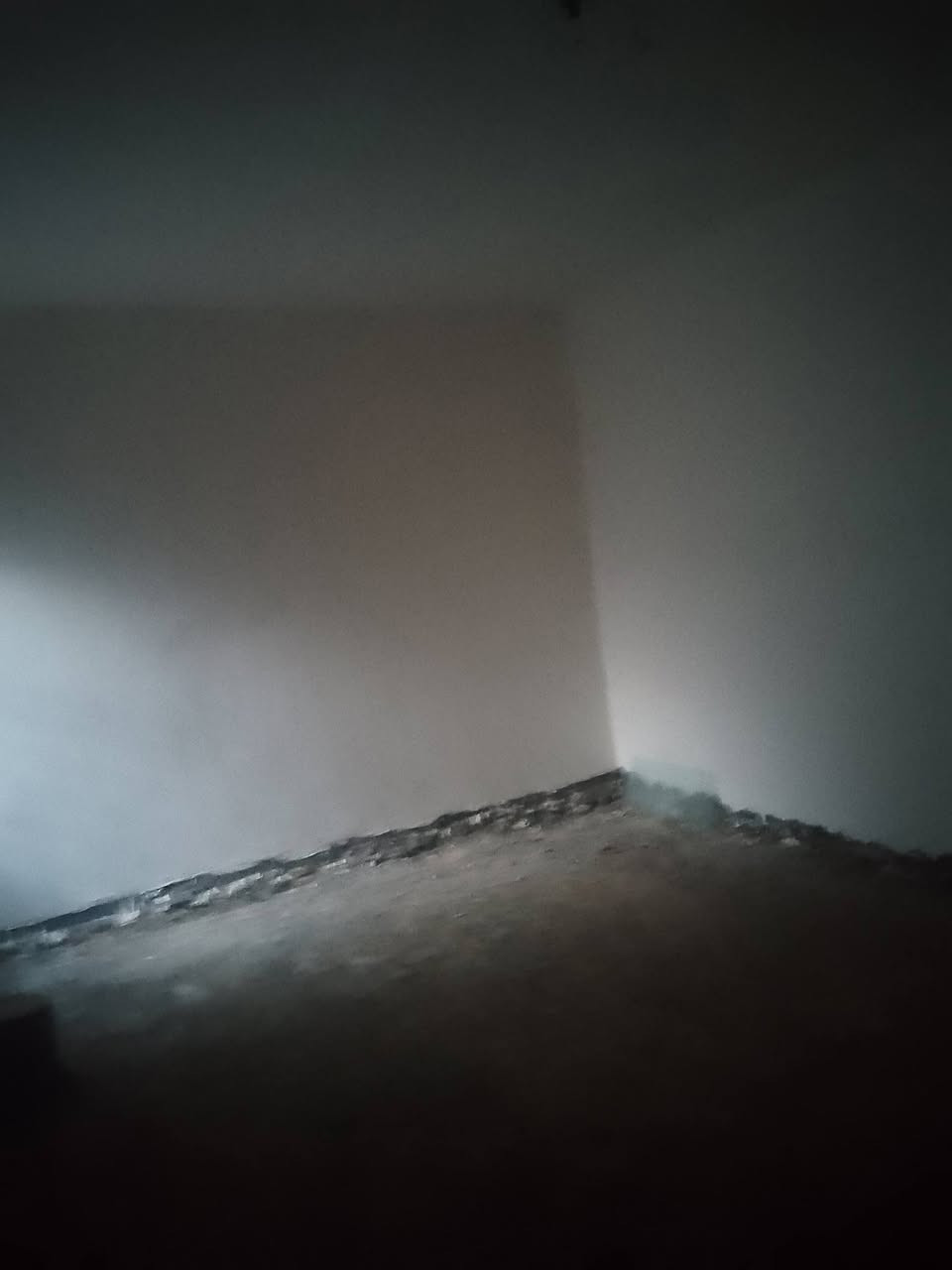 يوجد لدينه بيت مقابيل تسفيرات لمساحه 100) ‏‪***********‬‏
