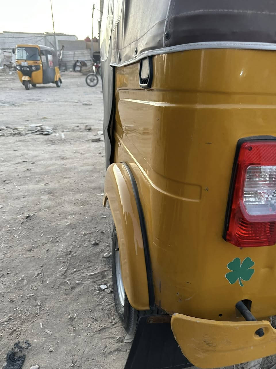 مكينه وتراي يخبل 

كشر مكفوله  

مكاني كربلاء حي الغدير 

سعر ٧٣٥٠ وبيه حك الجيه

***********نتصل وبيك خير وتدلل
