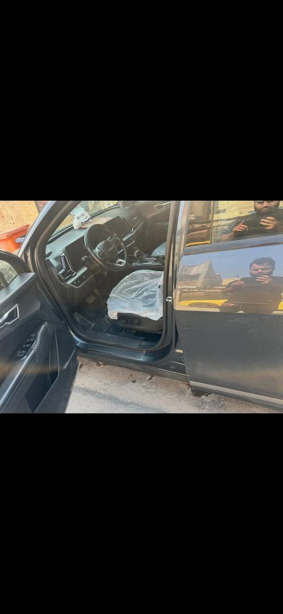 سبورتج موديل 2023  قطعتين صبغ فول عدا الفتحه ماشيه 43 الف حادثها كما موضح بالصور السياره ب 170$ للاستفسار الاتصال على الرقم الاتي ***********
غير متواجد عل فيس
