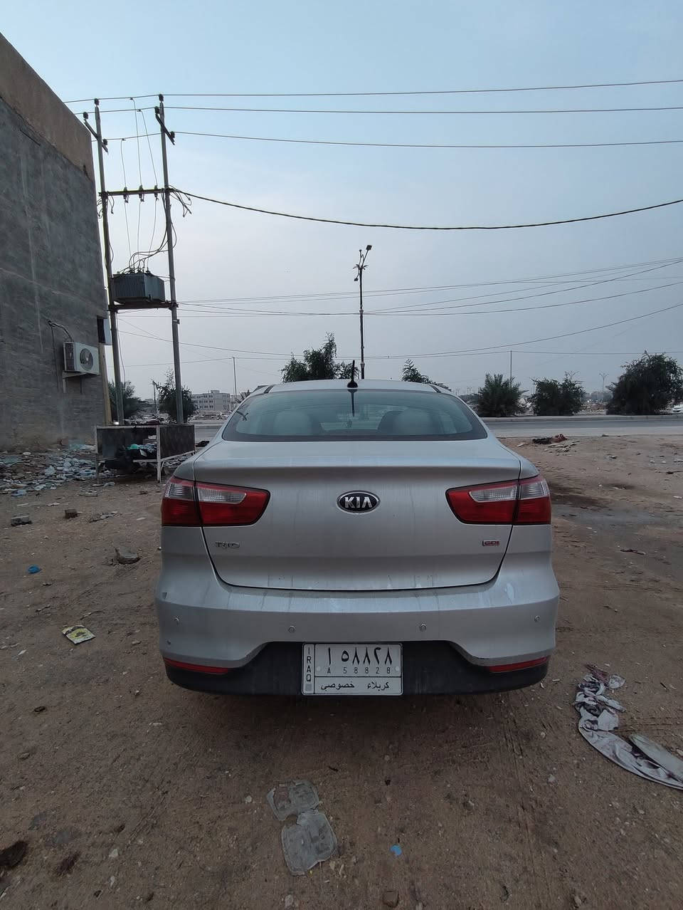 السلام عليكم
كيا ريو 
الموديل 2017
تحكم جهتين 
باسمي السيارة 
ماشية 64000 ميل 
وارد امريكي بدون صبغ 
مكانها كربلاء 
السعر 90 وبيها مجال قليل 
الاتصال ***********

