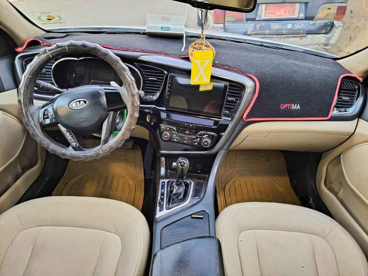 السلام عليكم
أوبتما موديل 2011 خليجي محرك 2400 المرغوب رقم كربلاء انكليزي... 
المواصفات ( مري شفط+ اشاير بالمري+ شاشة لمس+ كامرة خلفي+ بنوراما + تبريد قطعتين فووول عدا البصمة) 
مكفولة من الضربة والحادث والتبديل
 كير ومحرك وتبريد مكفولات 
بيه كم تكحيله وبارد اثر شخوط مثل ما موضح بالسونار المرفق
السيارة بأسمي مكاني بغداد 
السعر ١١٥ وبيه مجال حك الجية  
للاستفسار *********** بي واتساب
الشراي يتصل
بالعافية على الياخذه.....
