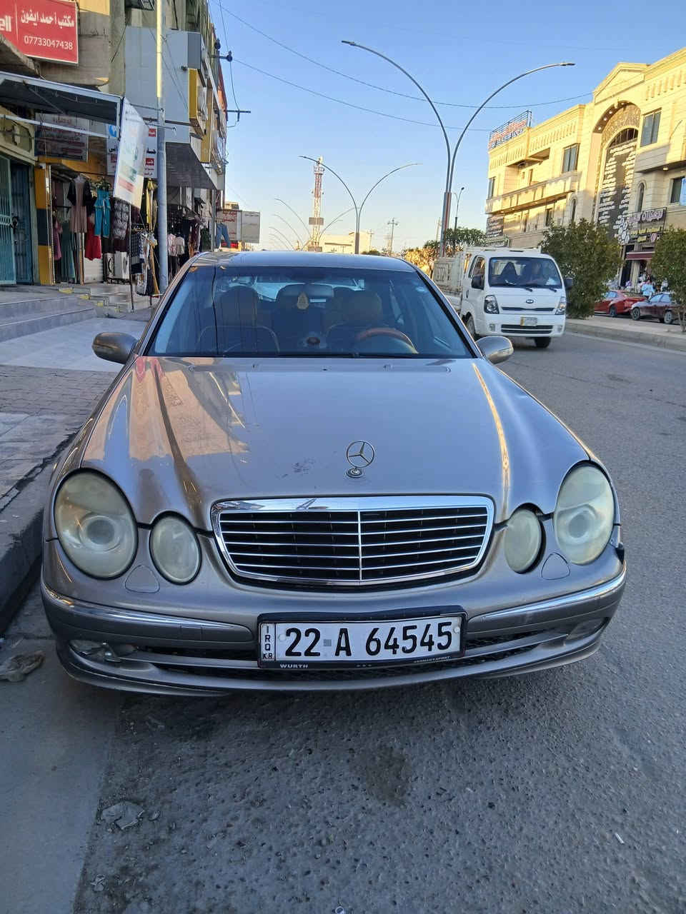 مارسيدس للبيع موديل ٢٠٠٤حجم ٢١١ ٦ سلندر ***********
