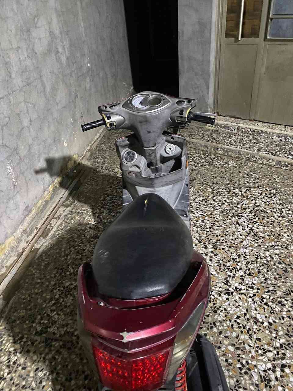 سلام عليكم سكنس فحل نوزل للبيع سعر 400شلعه ومعدل تشك الكاع دراجه خير من الله مايوم وكفتني بشارع صار يومين الباتري مالتها تعبان لازم اجطل يلا تشتغل بَسہ ليوم مادري شجااها ماشتغلت ابيع ع وضعها او للمراوس بوحده ثانيه اي دراجه عادي مكاني بغداد دراجه كلشي شغال بيها وكهربائيات شغاله
***********
