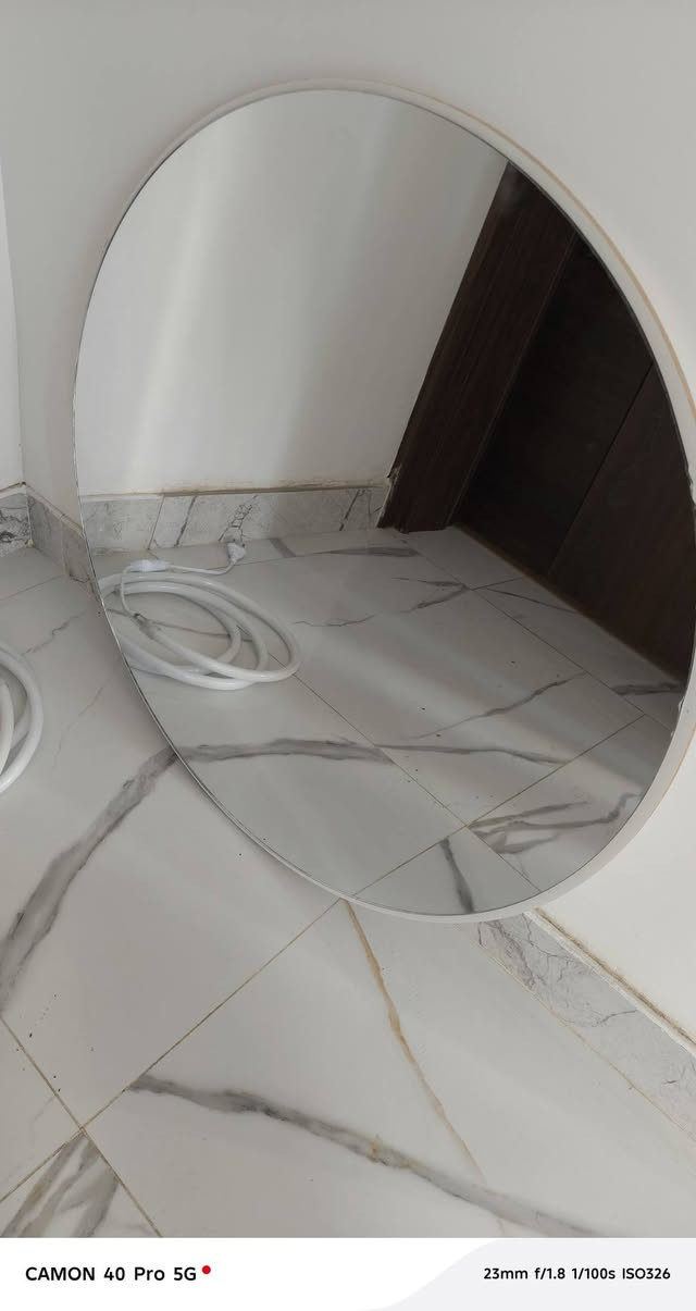 مرحبا بنات مرايا ظهرها خشب ابيض mdf لون ابيض قياس القطر 80 سانتيم
كوالتي كلش عالي ثقيلة جدا 
مع الانارة مالتها لون شمسي 
سعر / 65 الف كاملة  قفل شرط الفحص قبل الدفع
ما استعملتها ولامرة سبب البيع رايدة مرايا مربع
مكاني بغداد المنصور او تاخذي توصيل عادي
التواصل خاص


**إذا كنت صاحب هذا الإعلان وتريد حذفه لأي سبب، رجاءا أرسل رسالة إلى الدعم الفني**