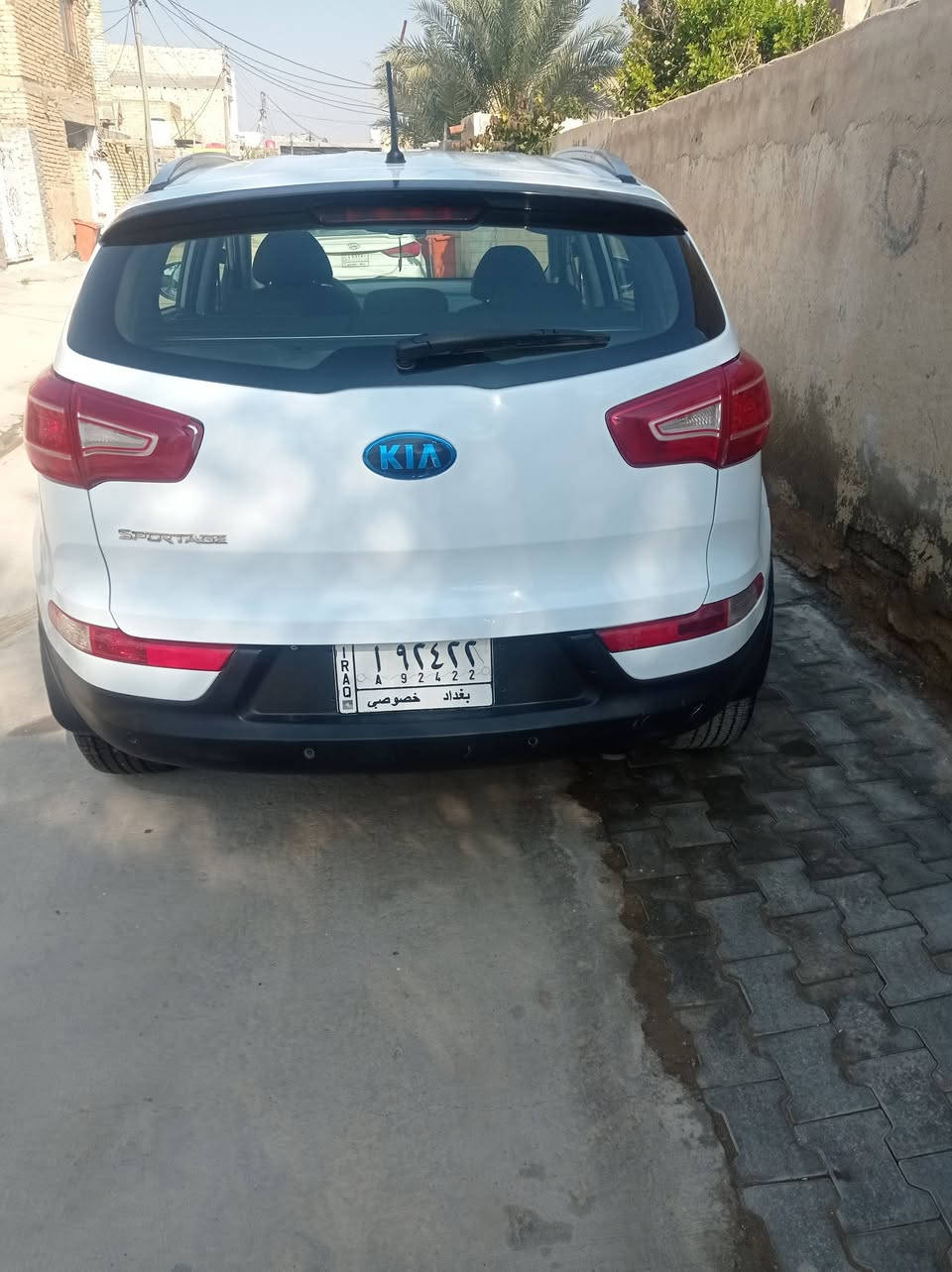 السلام عليكم
سبورتج للبيع
 رقم بغداد موديل 14 خليجي 
ماشيه 136 بأسمي 
سعرها 150 بي مجال 
بيها فقط الي بسونار مأشر 
مكانها بالكوت 
مركز المدينه
موبايل ***********
كرار
