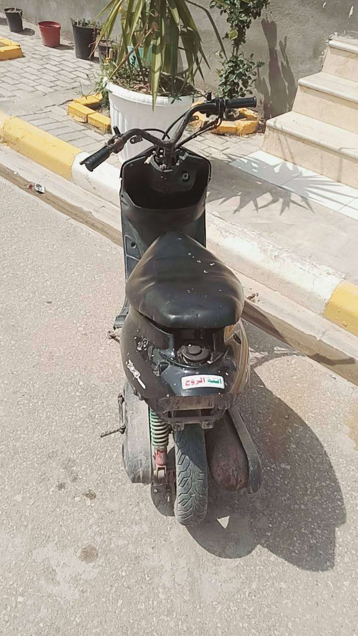 السلام عليكم بيجي للبيع محرك كل شي ما بيه السعر 170 وبيها مجال مكانه سماوه اتصل ***********
