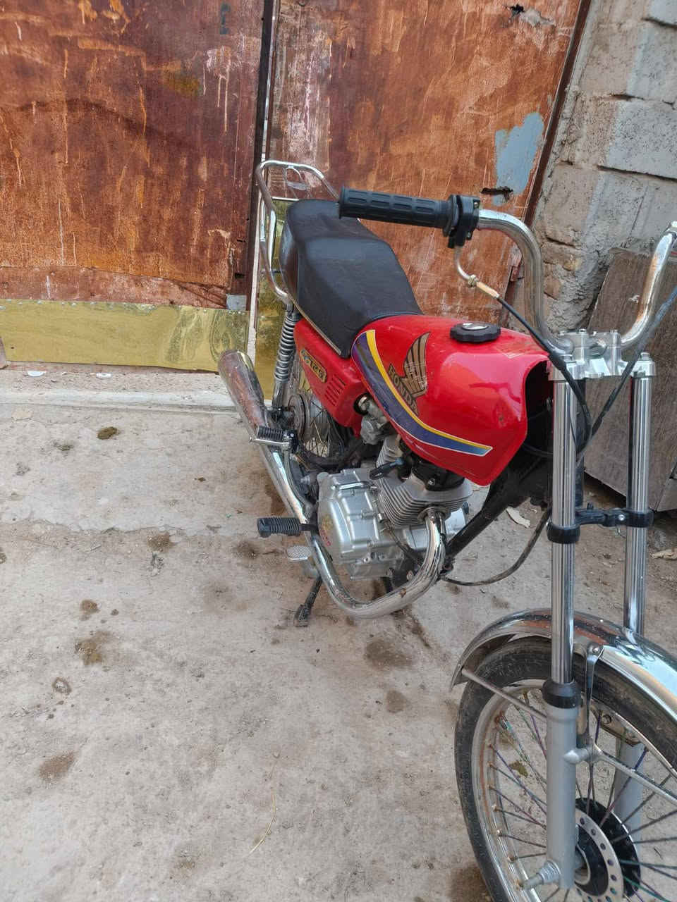 دراجه اربعه كير كلك للبيع كلشي ماعايزه كامله الدراجه مكاني كوفه شارع المعمل السعر 325 وبيه مجال


**إذا كنت صاحب هذا الإعلان وتريد حذفه لأي سبب، رجاءا أرسل رسالة إلى الدعم الفني**