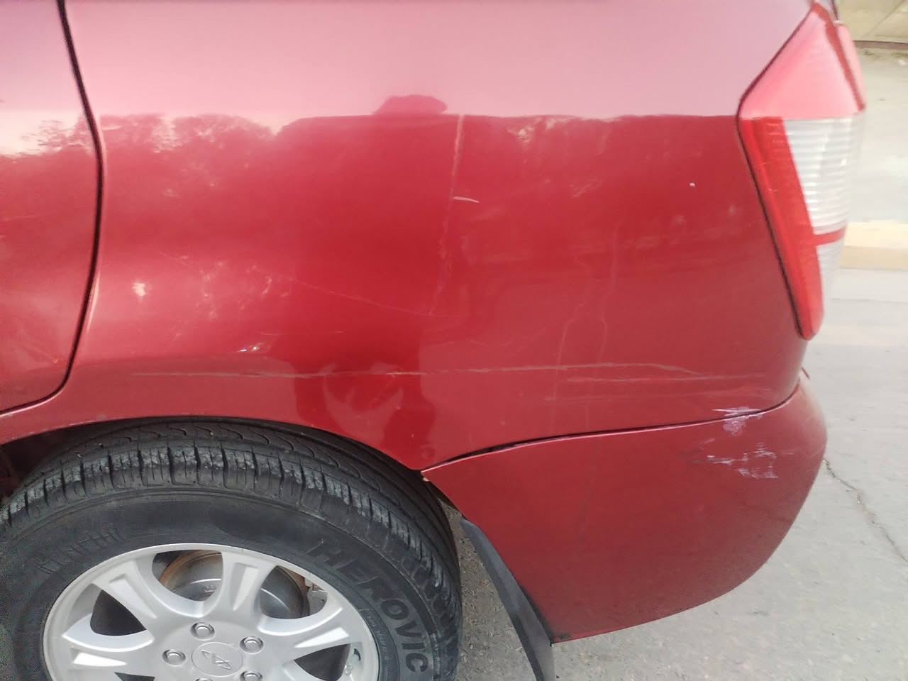 للبيع: تيكو 2013 ماروني - نظافة "فول" وجاهزة من كلشي 🚗✨
السيارة مال "جناي" ومو مال تجارة، سيارة بيت ونظيفة جداً 

المواصفات:

المحرك: 1800 سي سي (اقتصادي وقوي)، المحرك حي ومكفول من كل نقص.

الگير: كهربائي 5 نمر، تبديلات ناعمة مثل الزبد ومريح جداً بالسياقة.

اللون: ماروني (عنابي) 

التبريد: ثلج.
ه:***********
السعر : 55 وبيه مجال
