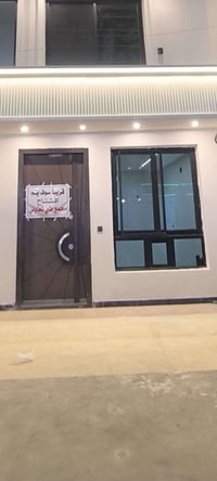 باب قاصة جديد مع شباك اللمنيوم للبيع مكاني غزالية 07874285910