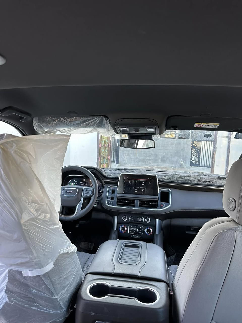 جمسي يوكن 2024
الفئة: SLE
ماشية 20 الف 
السياره جديده استخدام خفيف 
بصمة-ثلاجه- رادار امامي وجانبي-شاشة كبيرة- صندوق كهرباء- تشغيل عن بعد- سايد بريك-توقف ذاتي - تحديد المسار
كفالة عامه
السعر52.000 

‭0781 119 6146‬
