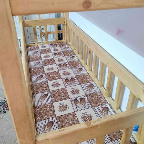 سرير خشبي ثقيل نجار عراقي
قياس ارتفاع 200 سم  عرض 75 سم طول 175 نظيف جدا استخدام بسيط 

السعر 350 الف السعر بي مجال قليل

واتساب ***********
