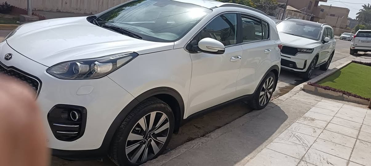 سبورتج ٢٠١٨ خليجي 
للبيع... سبورتج ٢٠١٨ بغداد خليجيه ماشيه ٩٥ الف
مكفولة من الصبغ فقط بارد بباب السايق كلش قليل
كير ومحرك وكلشي بيها بلادي
المواصفات/
محرك الفين دوش
حساس امامي وخلفي
كامرا دوارة بلاديه وشاشه لمس jbl
نظام صوت jbl
درايف مود
تحكم ستيرن فول
تبريد خلفي
دوسات ٤ نيكل
زراك لايت
صندوك كهرباء
اريل نافكيتر
بصمه عدد ٢
كشنات حلد ومخمل
لايت لد امامي
لايت وماسحات اوتو ومرايا تعتيم ذاتي ومرايات جانبيه اوتو
سنويه ٢٠٢٩ تنتهي بأسمي
المكان / بغداد حي الجهاد
السعر ١٨٥ ورقة وبيها مجال بسيط
رقمي ***********
