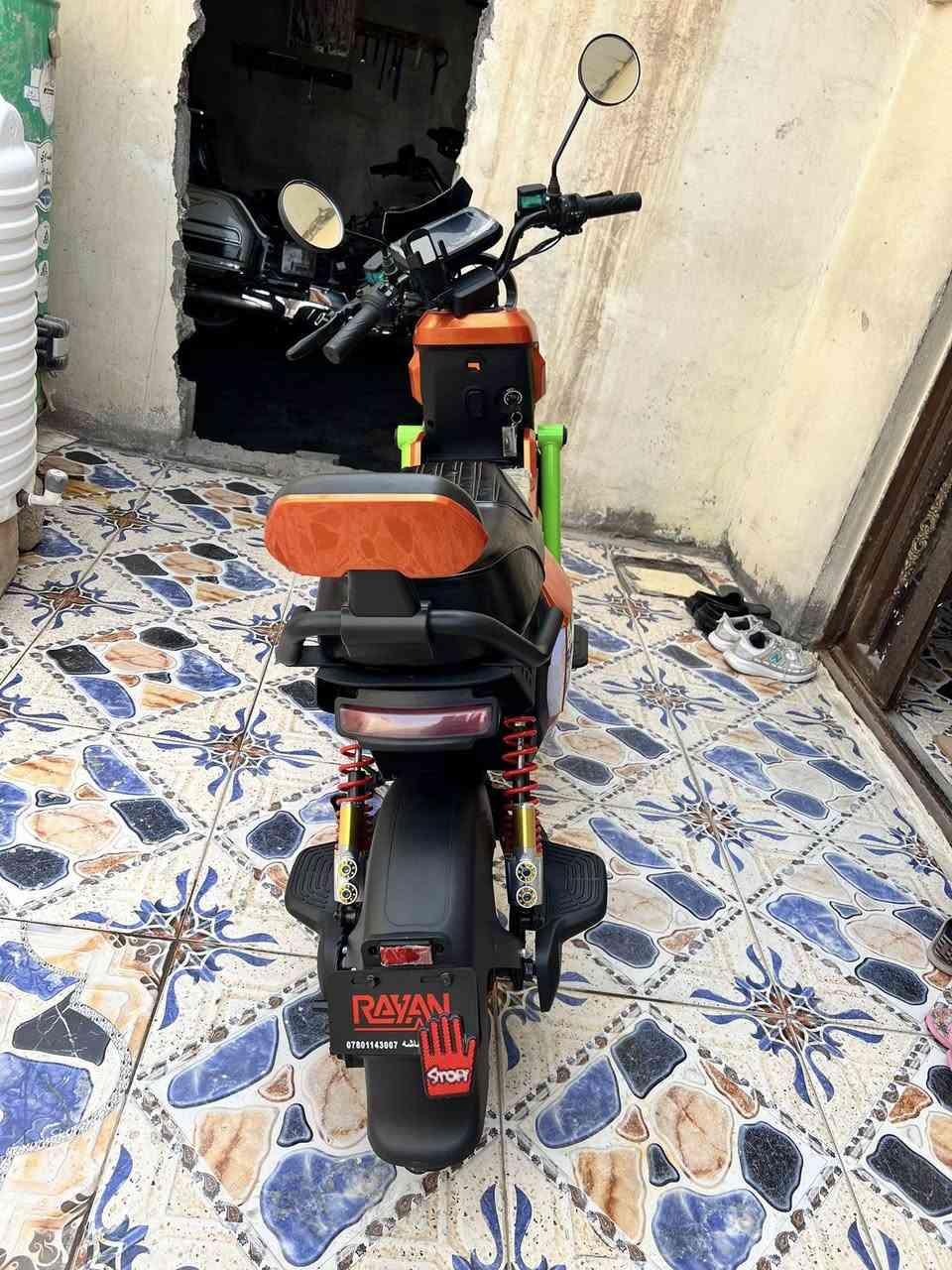 السلام عليكم دراجه توتو موديل 2025 صاره اقل شهر من مآخذه دراجه ملف 2000 هايدروليك تجي 6 باتري 32 أمبير 4 سرعه بي دراجه جديد كلش السعر 650 الف وبي مجال بسيط المكان البصره شط العرب حي الجامعه الاستفسار لاتصال ع رقم ***********
