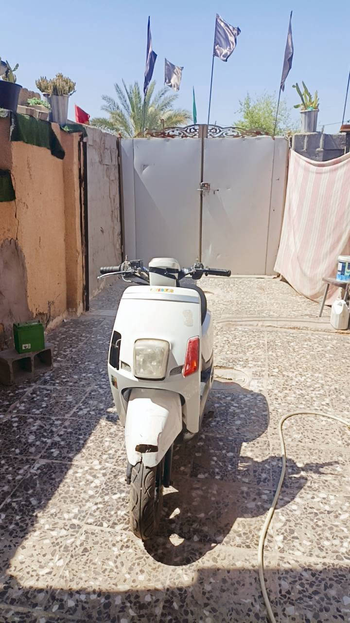 سلام عليكم شباب مكاس بوليس مسطره شلعتها تخبل تايرات جدد يرادلها ترتيب شويه مكينتها حلوه السعر 400 وبيها مجال شي قليل واتساب ***********
