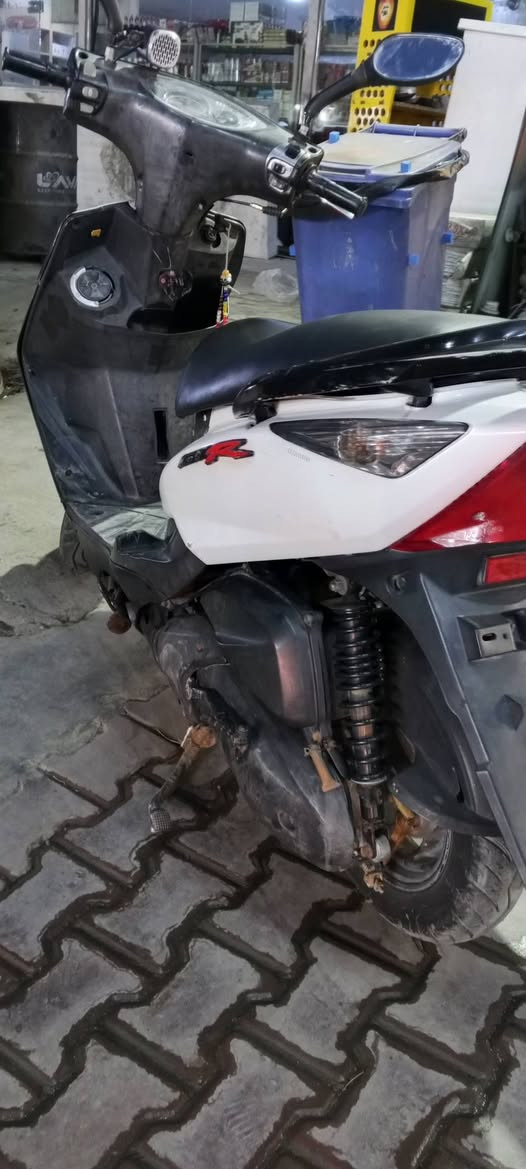 كفرات ثعلب ابيض بلادية ختم واحد 
اريد مراوس بكفرات رصاصي نضااف 
مكاني بغداد غزالية


**إذا كنت صاحب هذا الإعلان وتريد حذفه لأي سبب، رجاءا أرسل رسالة إلى الدعم الفني**