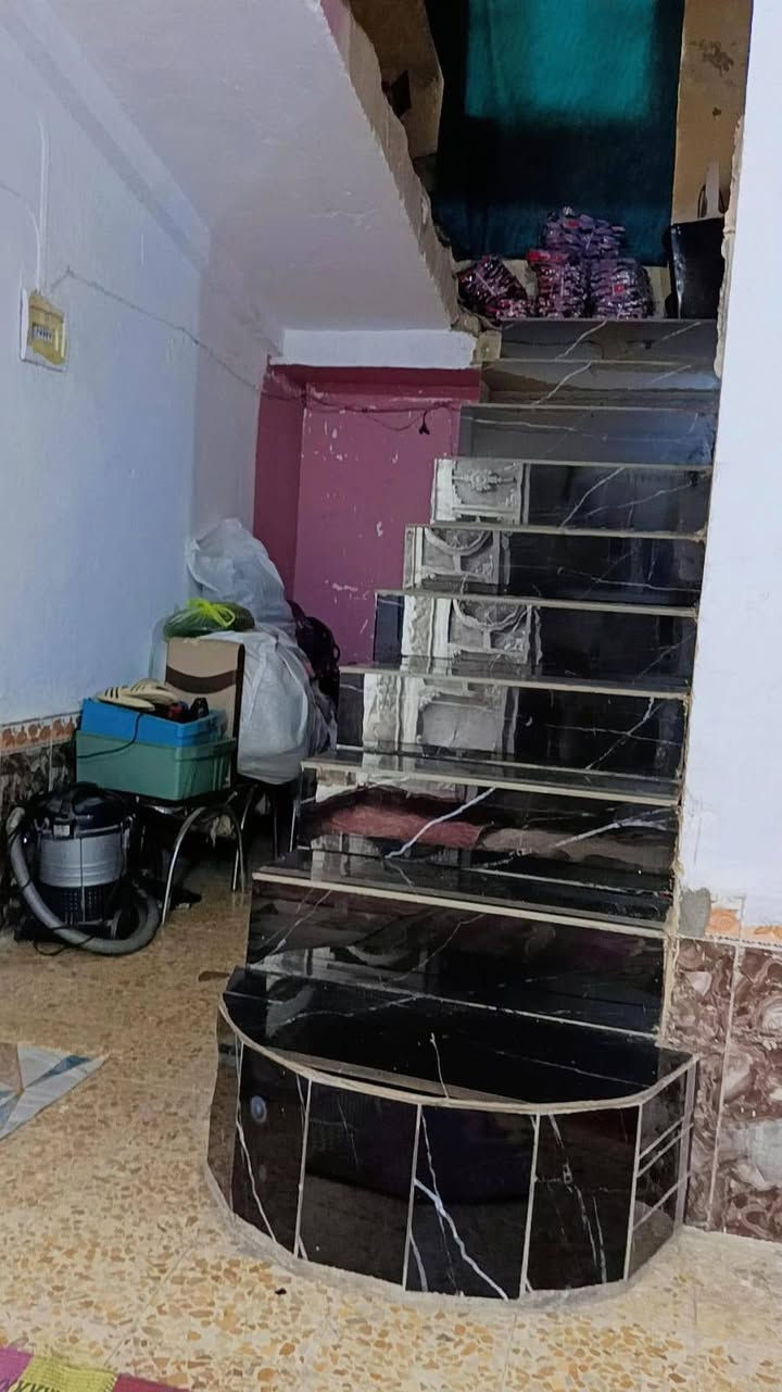 بيت للبيع زراعي مقبيل البراز من جهت الشفيج مساحه 360 سعر 27 للستفسار تصال ع رقم ***********
