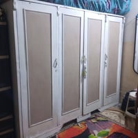 اغراض مستعملة • خزائن • سعر مناسب