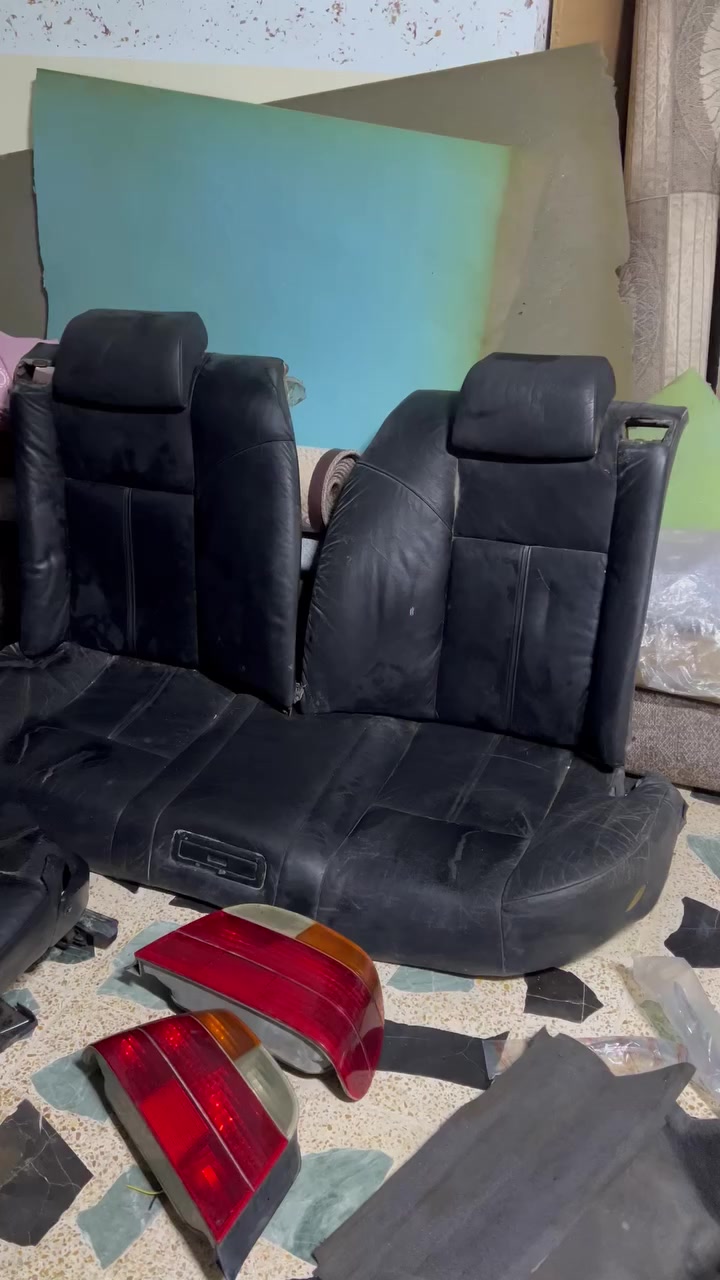 ناو غرفە و سوکان و بەگ لایت کاسحە بو فروشتن کوشن کهربائئ 16 حراکات
سعر 150 هزار 
***********
